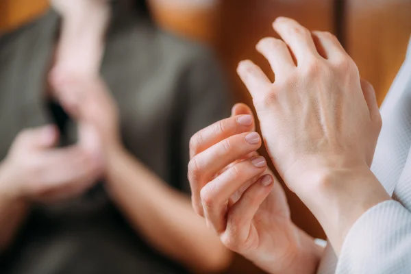 tapping para la gestion emocional en borde externo de mano, fase de inicio